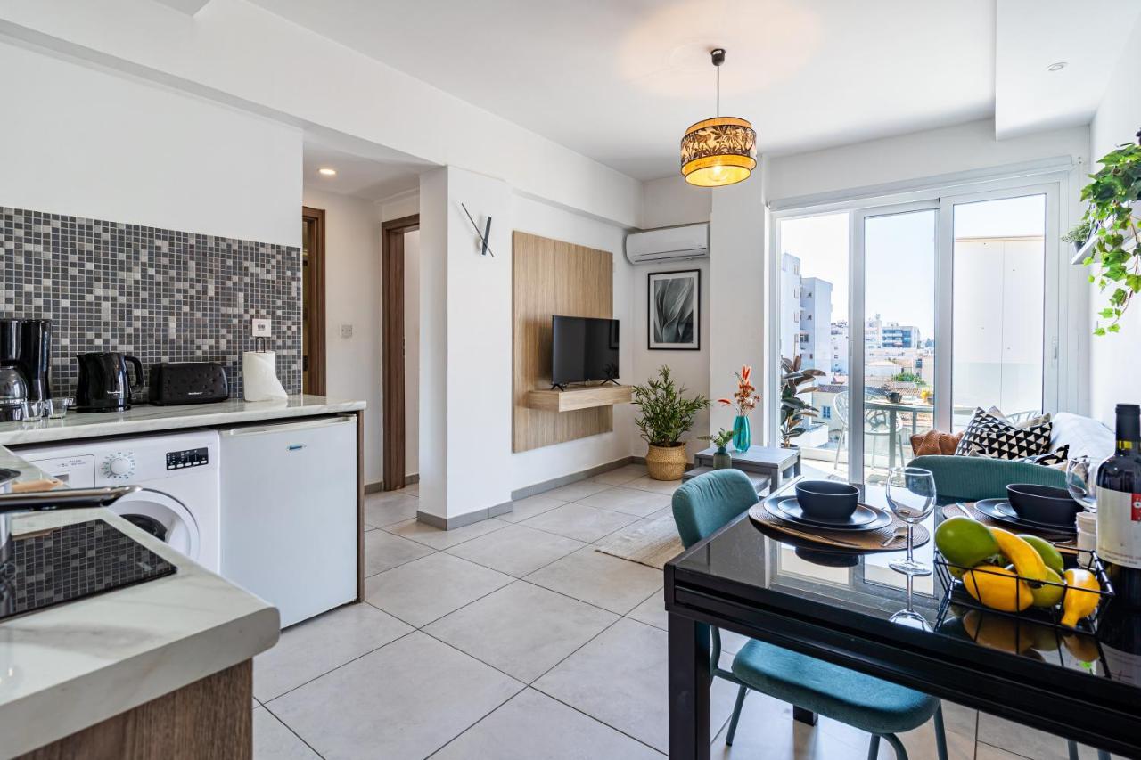 Made With Love 1-Br Apt By Finikoudes Beach Λάρνακα Εξωτερικό φωτογραφία